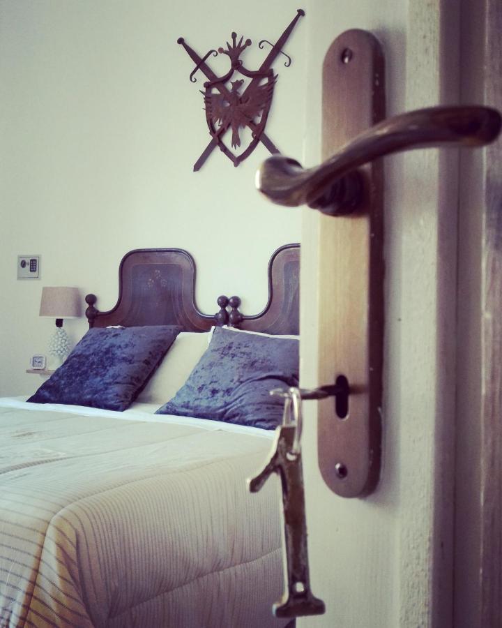 Bradamante Guest House Чинізі Екстер'єр фото
