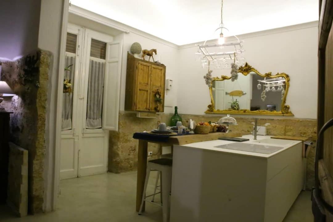 Bradamante Guest House Чинізі Екстер'єр фото